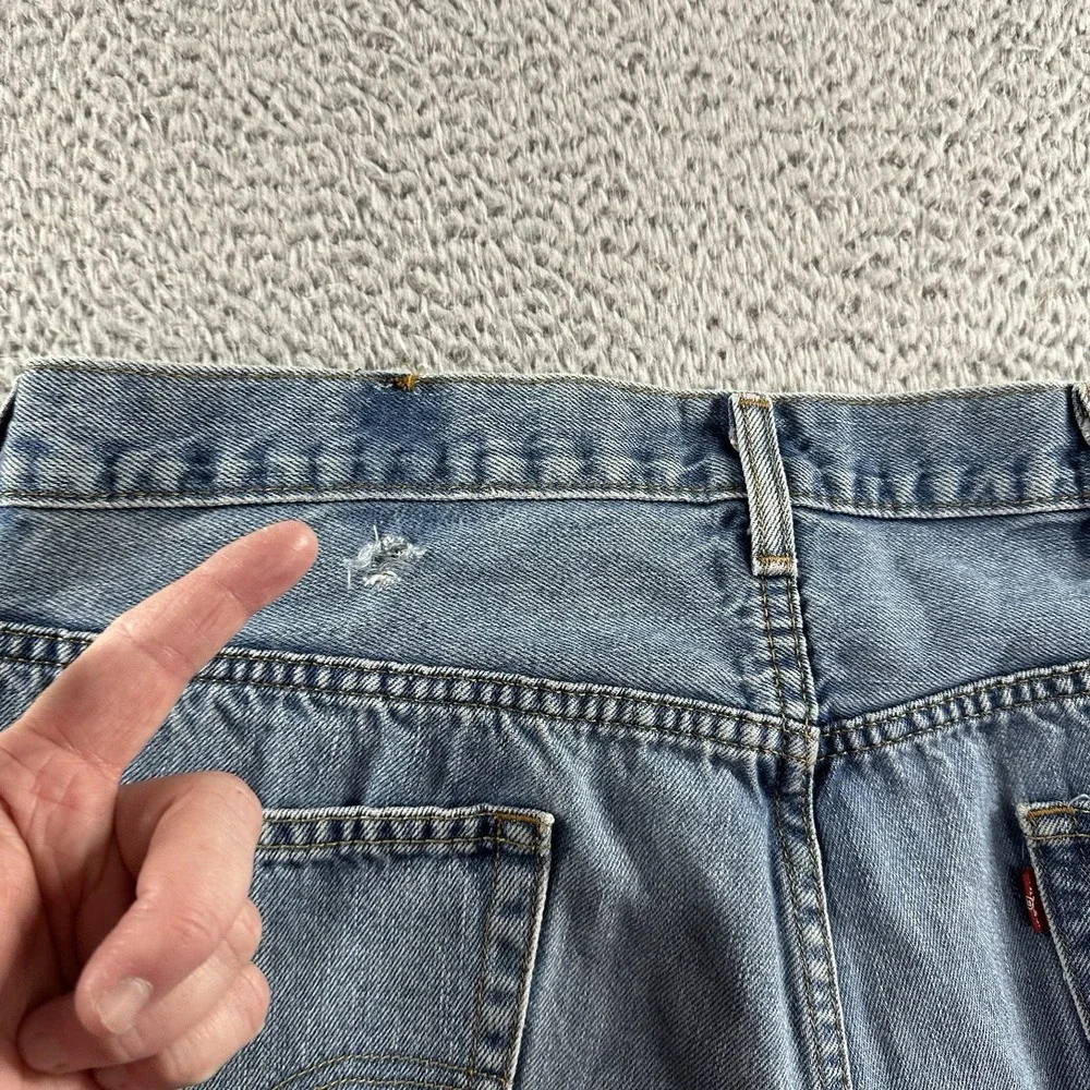 VINTAGE Levi's 550‎ Jeans Mens 40x30 Light Wash Distressed Fading